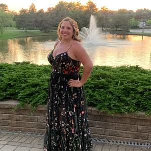 Meet your Posher, Stacy